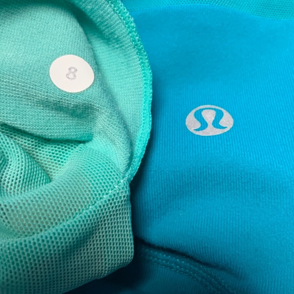 Lululemon scoop neck tank top - Picture 3 of 3